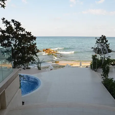 Bogdan In Riviera Bay * Goudstrand